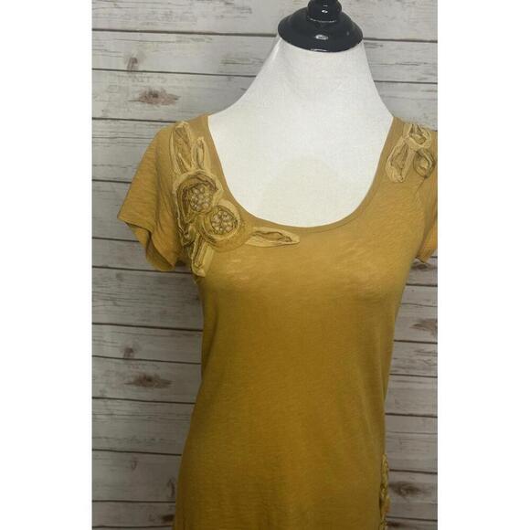 J. Crew classic mustard floral/sequin embellished cotton t-shirt Size Small - Picture 3 of 6